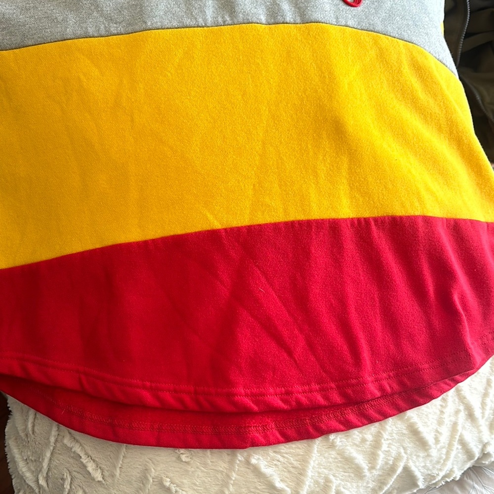 Women’s Chiefs Official Apparel Sweatshirt- - Picture 6 of 9